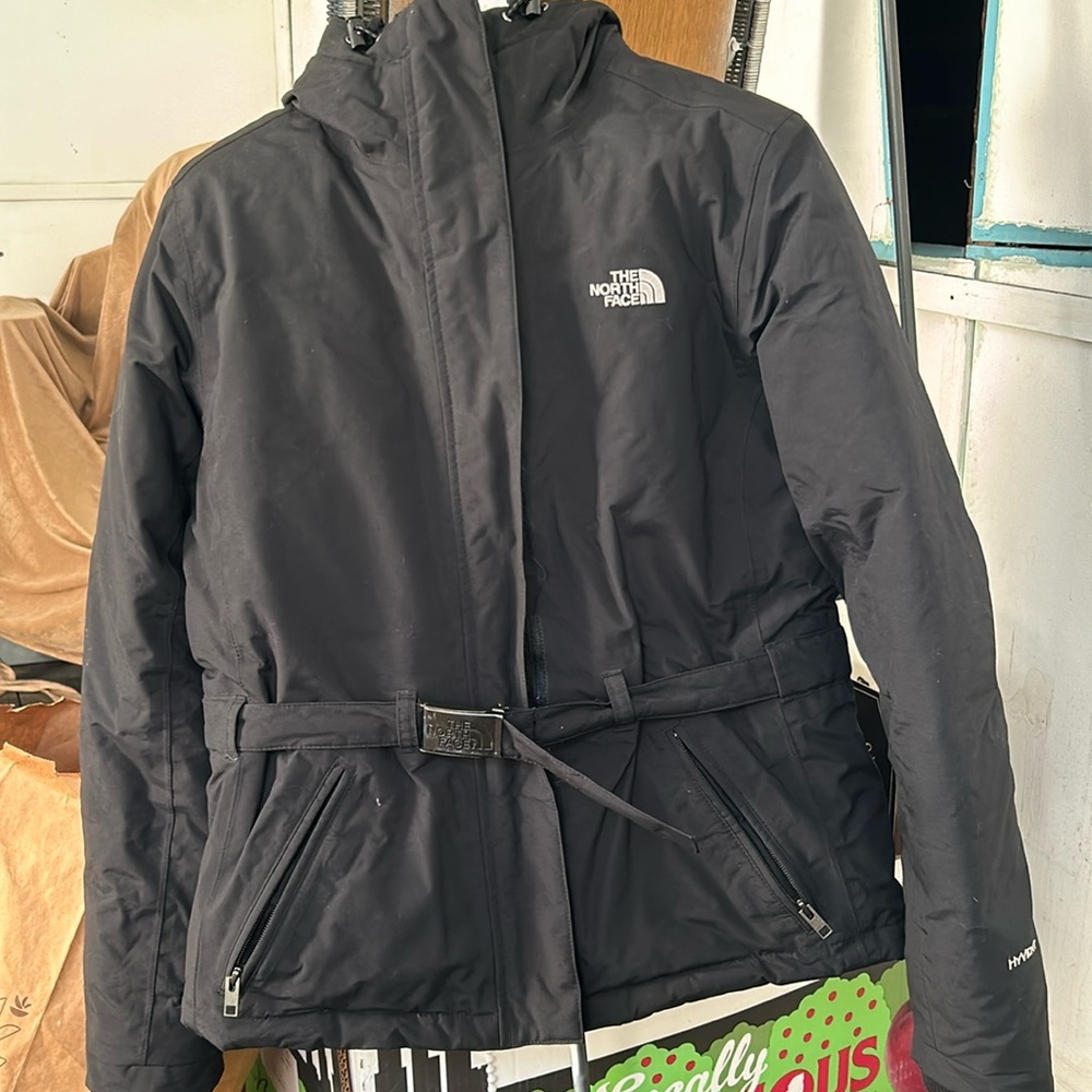 Women’s size medium The NorthFace jacket